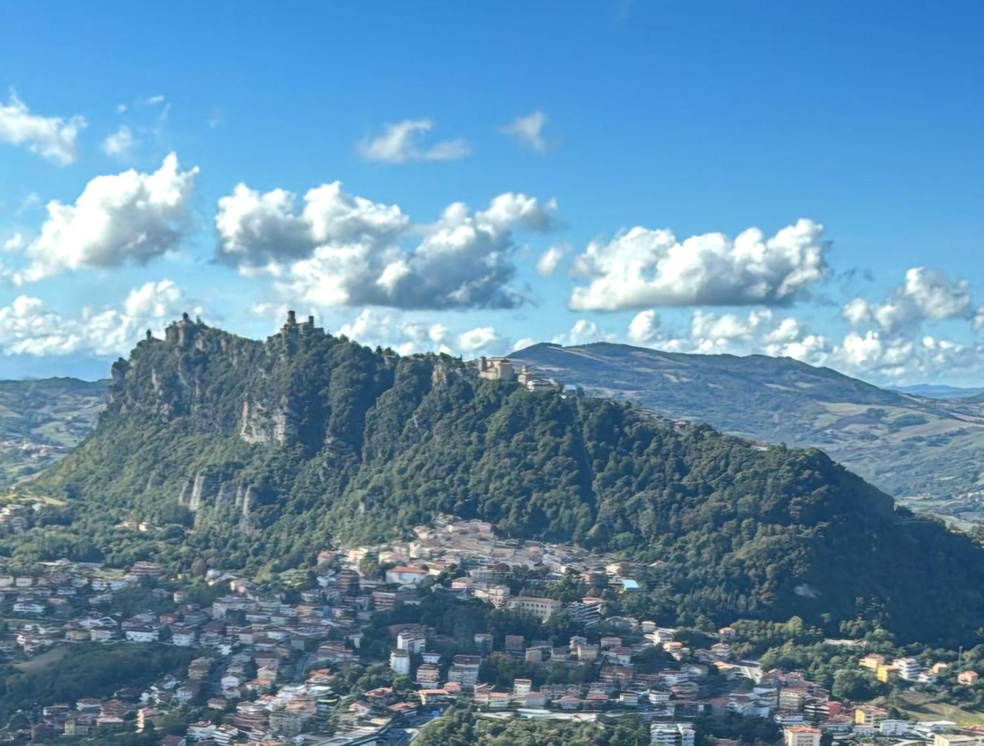 San Marino Skyline - Dante Vista Mare Bed & Breakfast Valdragone Eksteriør bilde